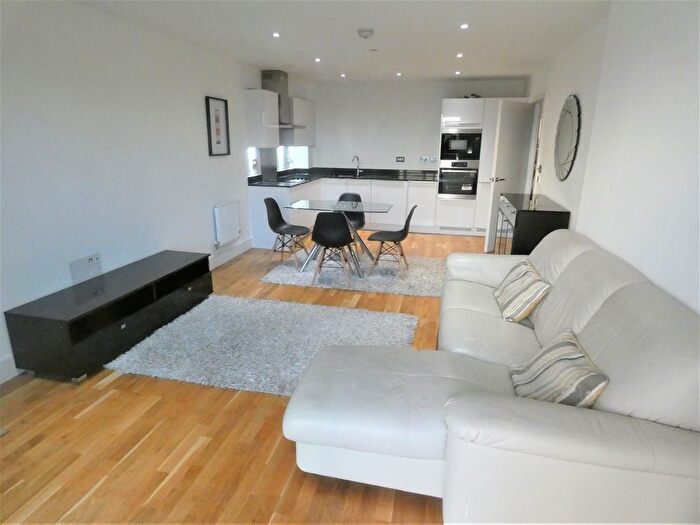2 Bedroom Flat To Rent In City View Point, Leven Road, London, E14