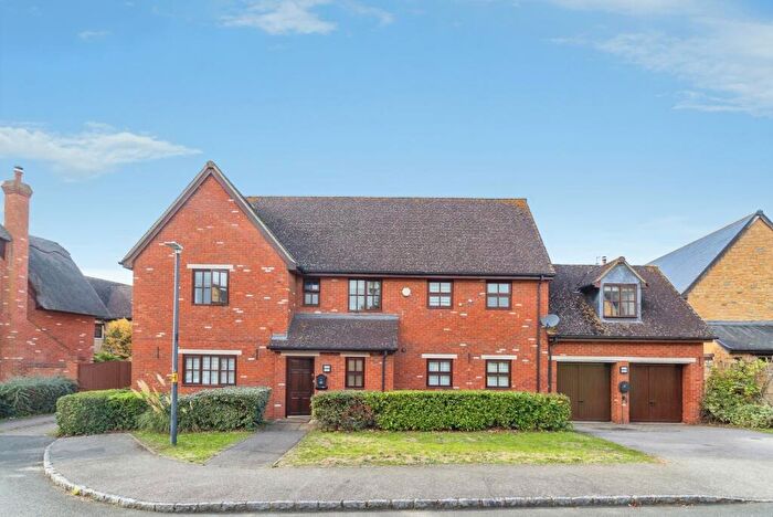 4 Bedroom Detached House For Sale In Goldhawk Road, Monkston Park, Milton Keynes, Buckinghamshire, MK10