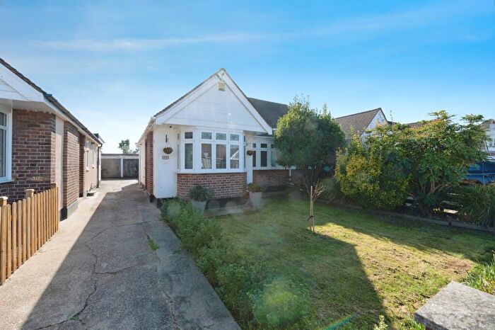 2 Bedroom Bungalow For Sale In Fairfield Avenue, Grays, Essex, RM16