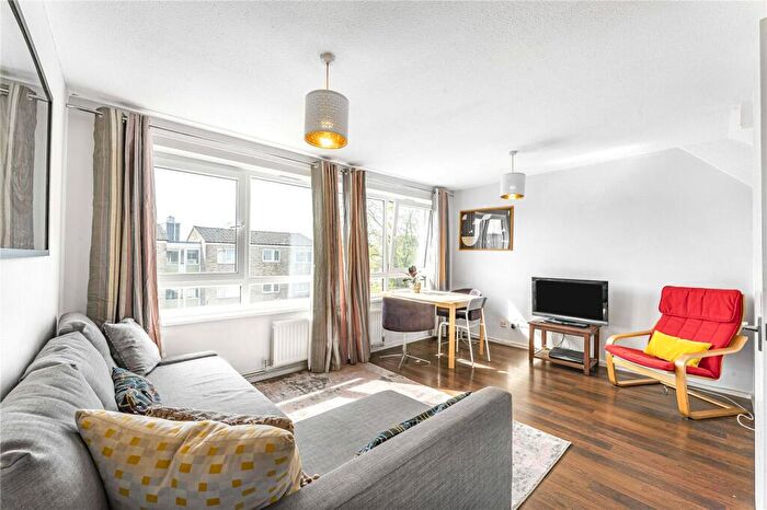 3 Bedroom Apartment To Rent In Gawsworth Close, London, E15