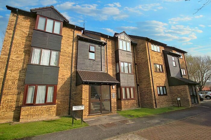 1 Bedroom Flat To Rent In Turnpike Lane, Uxbridge, UB10