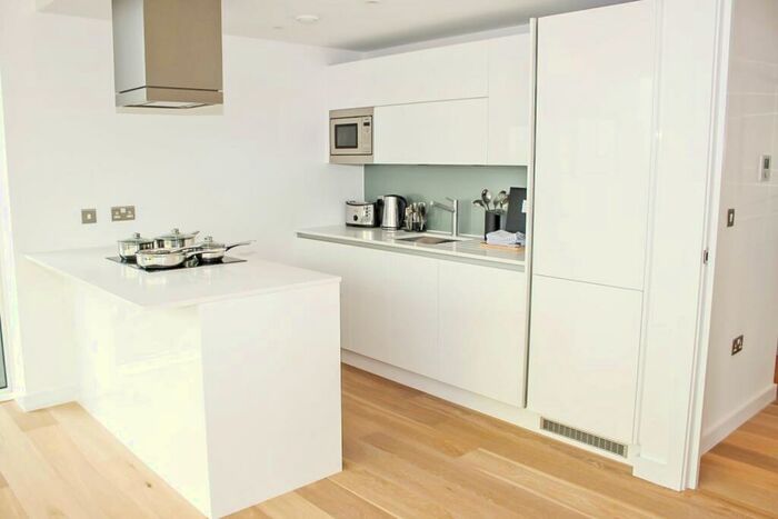 2 Bedroom Flat To Rent In Avantgarde Place, Shoreditch, London, E1