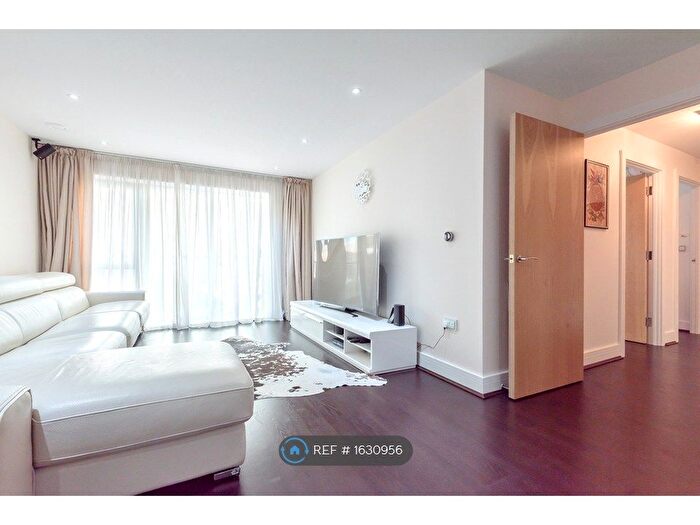 2 Bedroom Flat To Rent In Knightley Walk, London, SW18