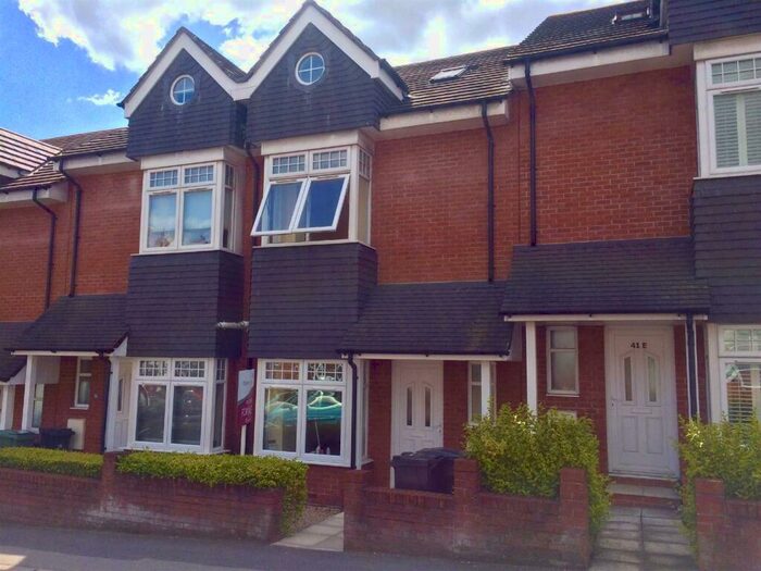 3 Bedroom Town House To Rent In Abbotsbury Road, Weymouth, DT4