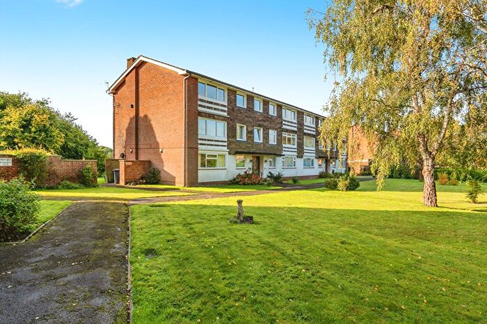 2 Bedroom Flat For Sale In Tadburn Road, Romsey, Hampshire, SO51