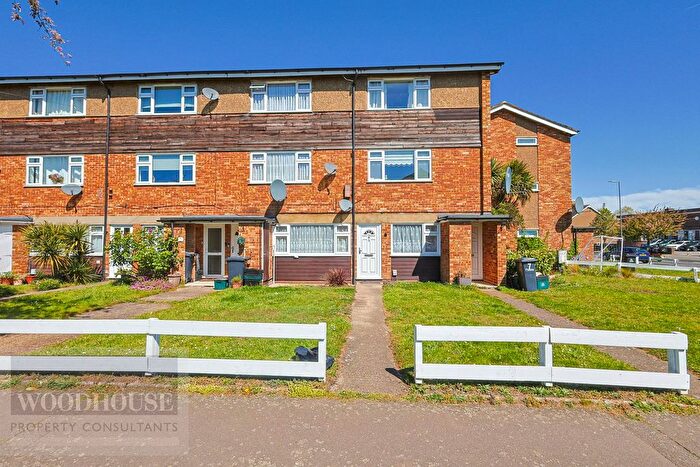 2 Bedroom Flat For Sale In Manor Court, Crossbrook Street, Cheshunt, EN8