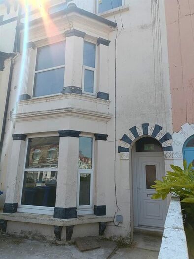 2 Bedroom Flat To Rent In Princes Avenue, Withernsea, HU19