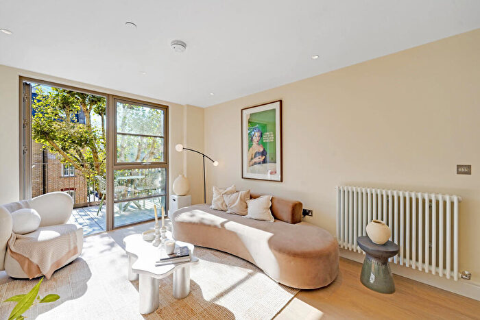 2 Bedroom Apartment For Sale In The Langdon, Poplar, E14