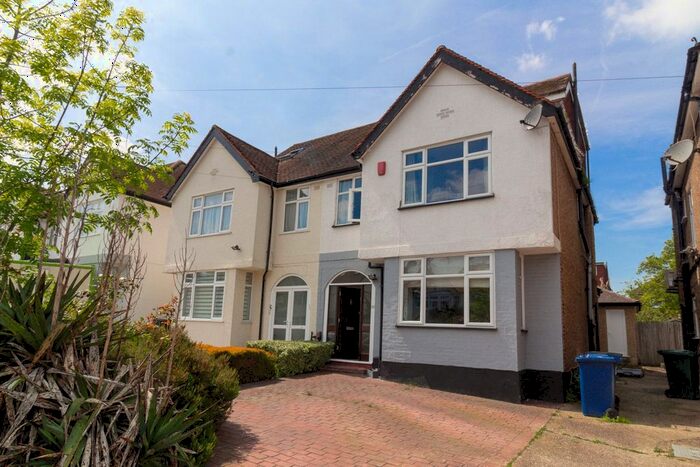5 Bedroom Semi-Detached House To Rent In Windsor Avenue, Edgware, HA8