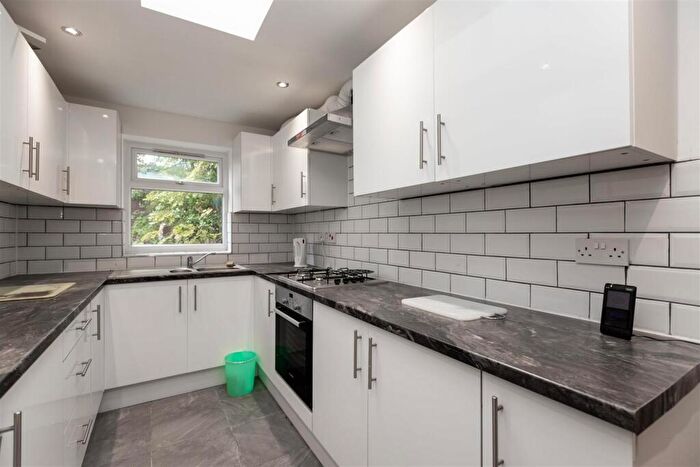 6 Bedroom House To Rent In Raddlebarn Road, Birmingham, West Midlands, B29