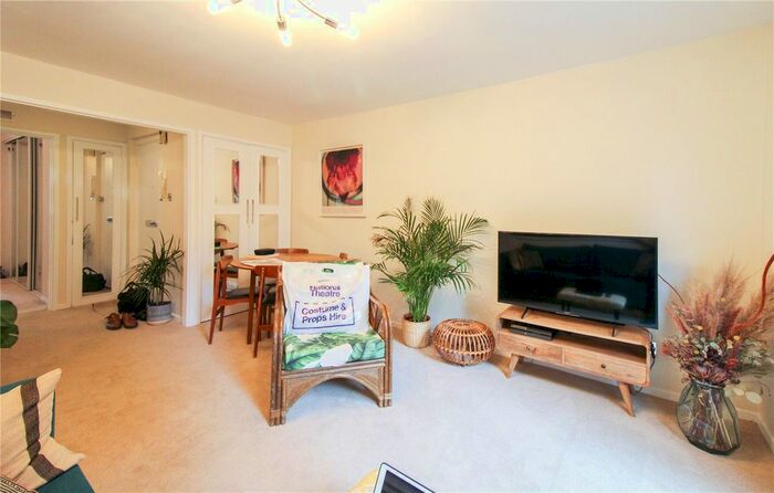 1 Bedroom Flat To Rent In Maresfield, Croydon, CR0