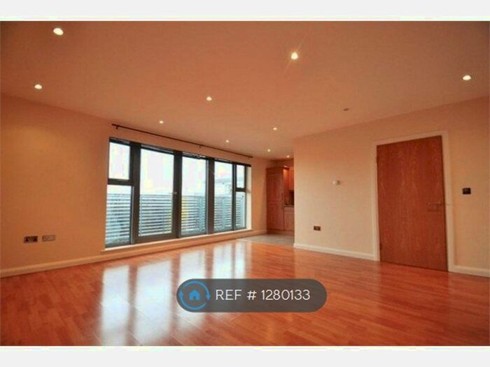 2 Bedroom Flat To Rent In Whippendell Road, Watford WD18