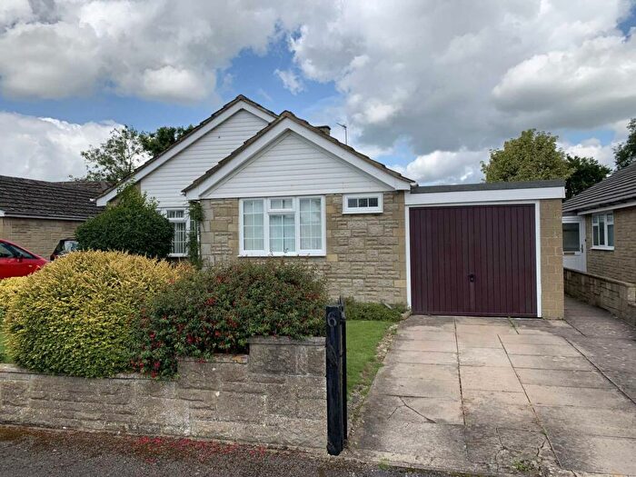 3 Bedroom Detached Bungalow To Rent In Orchard Rise, Bicester, OX26