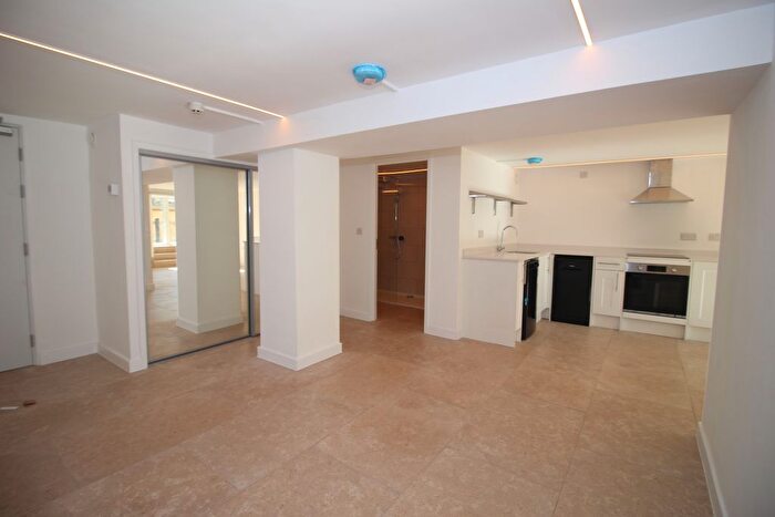 1 Bedroom Flat To Rent In The Old Malthouse, Level, Clarence Street, Bath, BA1