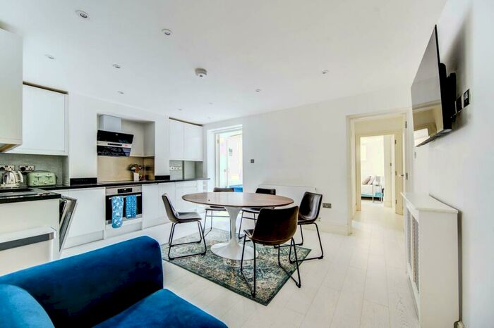 3 Bedroom Flat To Rent In Edith Grove, Chelsea, London, SW10