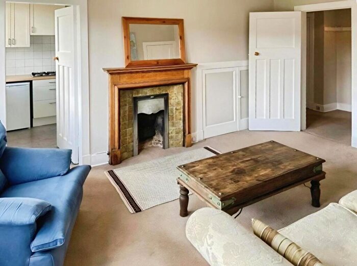 2 Bedroom Flat To Rent In Comely Bank Road, Edinburgh, Midlothian, EH4
