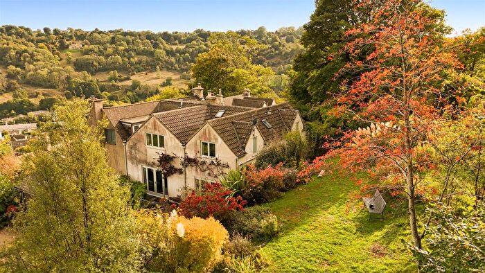 4 Bedroom Semi-Detached House For Sale In Quarhouse, Brimscombe, GL5