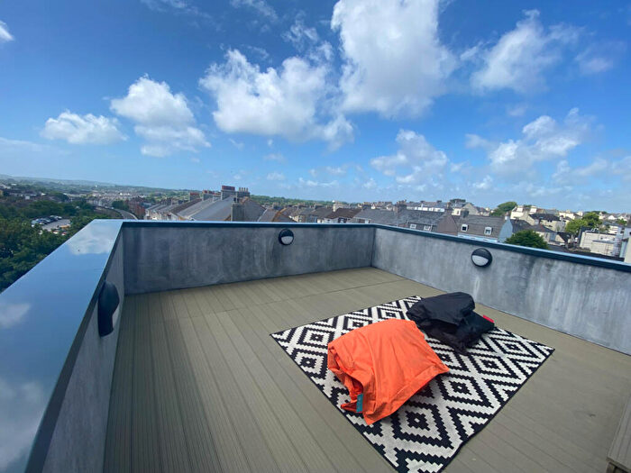 8 Bedroom Apartment To Rent In The Loft The Clubhouse, PL4