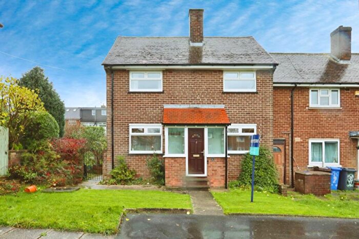 3 Bedroom End Of Terrace House For Sale In Gervase Drive, Lowedges, Sheffield, S8