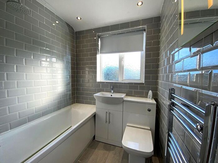 3 Bedroom End Of Terrace House For Sale In Lealand Road, Drayton, Hampshire, PO6