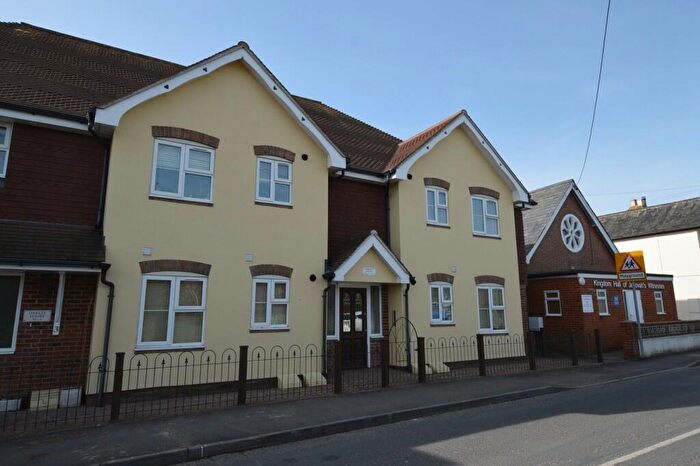 2 Bedroom Flat To Rent In Station Road, Liss, GU33