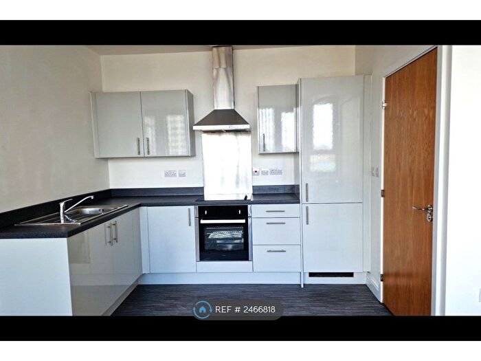 Studio To Rent In Farnsby Street, Swindon, SN1