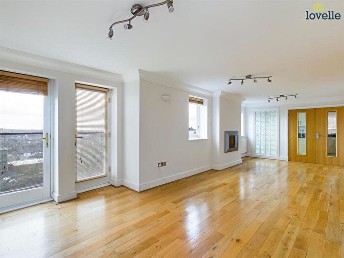 2 Bedroom Flat To Rent In Greestone Mount, Lincoln, LN2