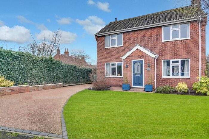 3 Bedroom Detached House For Sale In Garth Avenue, North Duffield, Selby, North Yorkshire, YO8