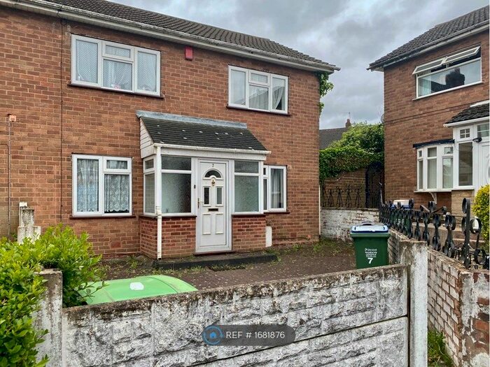 3 Bedroom Semi-Detached House To Rent In Greenwood Road, West Bromwich, B71