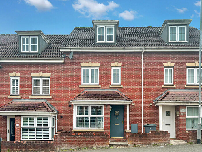 4 Bedroom Town House For Sale In Chasewater Drive, Norton Heights, Stoke-on-Trent, ST6