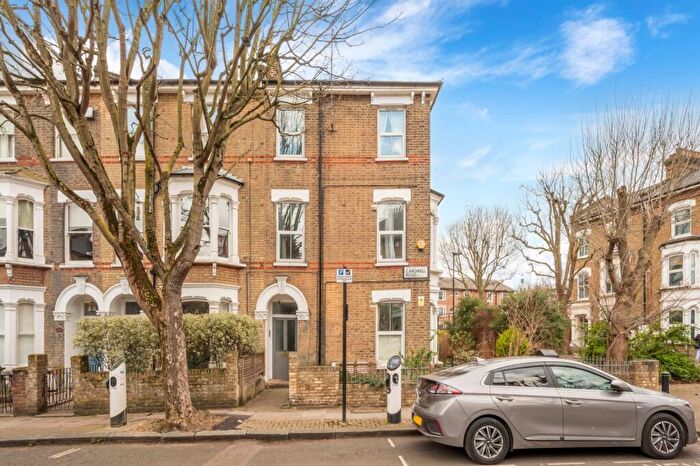 2 Bedroom Flat To Rent In Cardwell Road, Hillmarton Conservation Area, N7