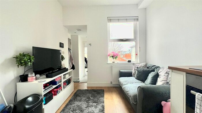 1 Bedroom Flat To Rent In London Road, Reading, Berkshire, RG1