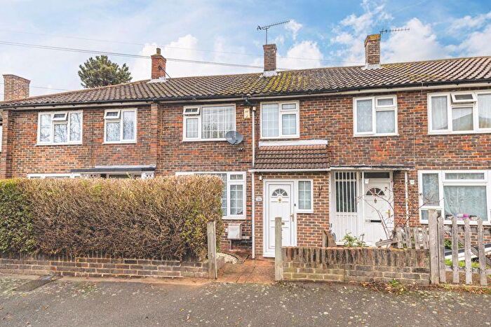 4 Bedroom Terraced House For Sale In Long Readings Lane, Slough, SL2