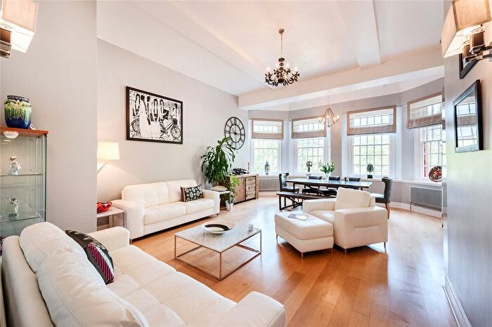3 Bedroom Flat To Rent In Osterley Gardens, Chevy Road, UB2