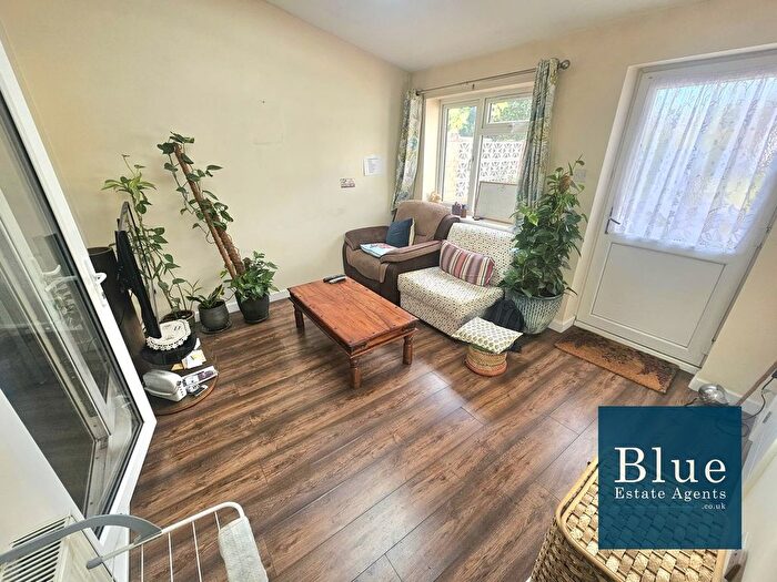 1 Bedroom Flat To Rent In Westbrook Road, Hounslow, TW5