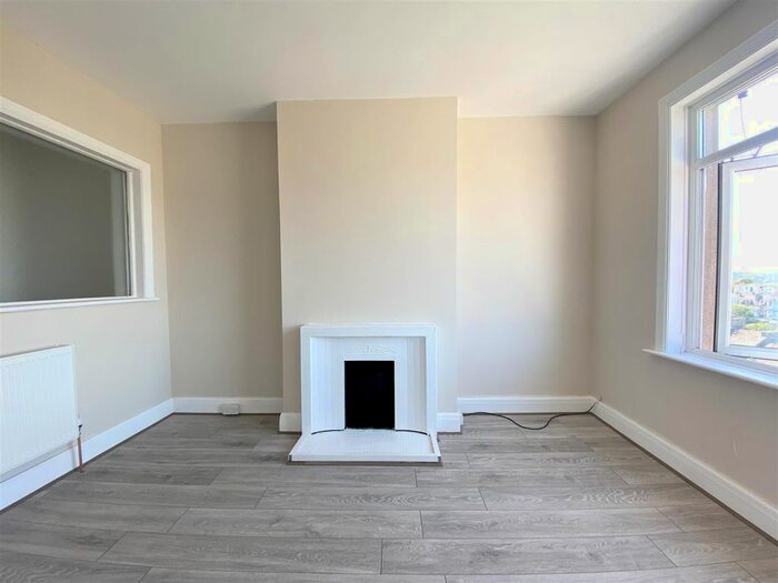 1 Bedroom Flat To Rent In Pennsylvania Road, Torquay, TQ1