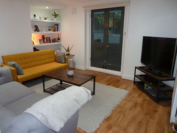 1 Bedroom Flat To Rent In Acre Lane, London, SW2