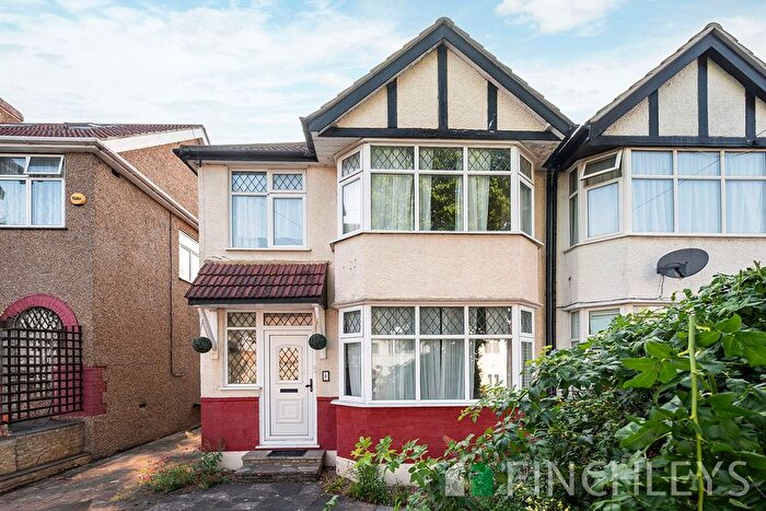 3 Bedroom Semi-detached House For Sale In Lynton Avenue, London, NW9