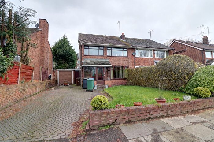 4 Bedroom Semi Detached House For Sale In Park Lane, Manchester, M45