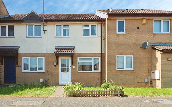 2 Bedroom Terraced House For Sale In Kennet Close, Wellingborough, NN8