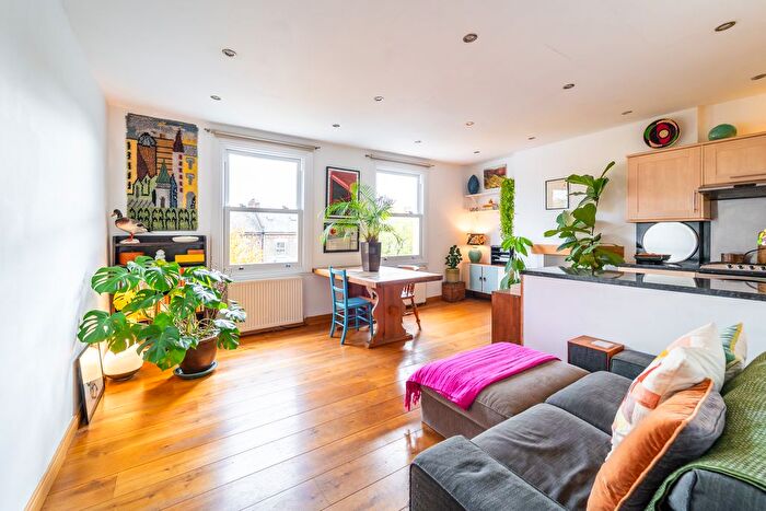 1 Bedroom Flat For Sale In Hanley Road, Stroud Green, N4