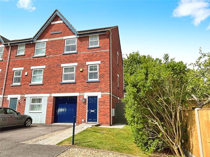 4 Bedroom End Of Terrace House For Sale In Grey Meadow Road, Briars Chase, Ilkeston, Derbyshire, DE7