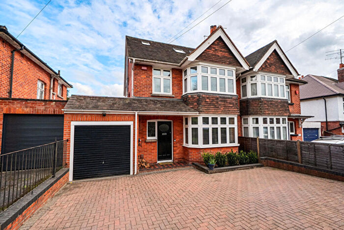 5 Bedroom Semi Detached House For Sale In Southcote Lane, Reading, Berkshire, RG30