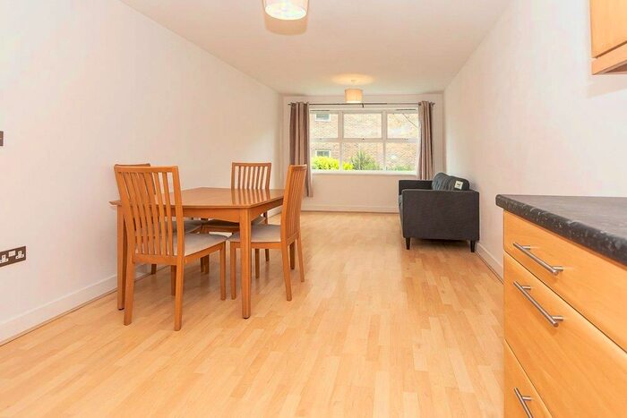 1 Bedroom Flat To Rent In Ferndale Road, London, SW9