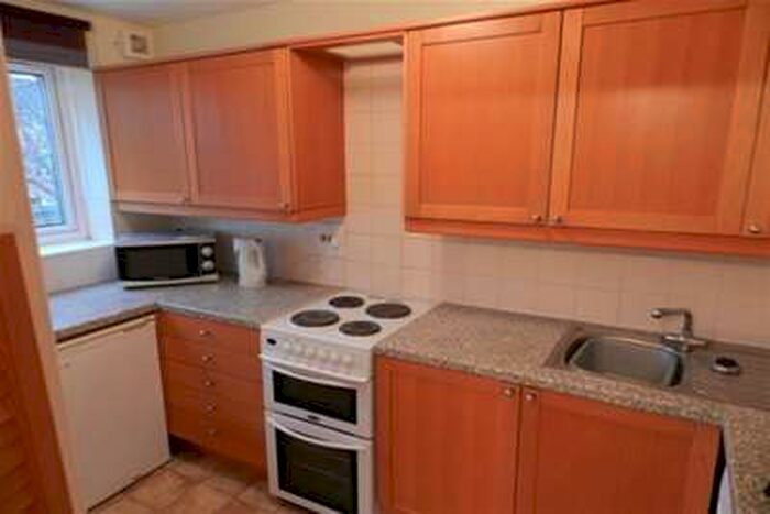 1 Bedroom Flat To Rent In Greenacres, Croydon CR0