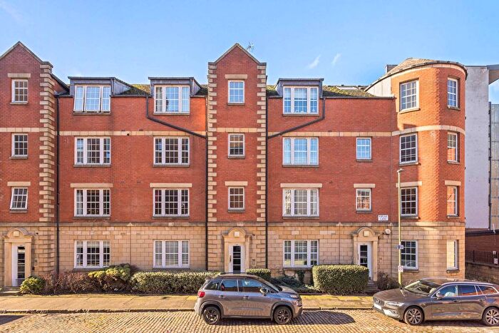 2 Bedroom Flat For Sale In Poplar Lane, The Shore, Edinburgh, EH6