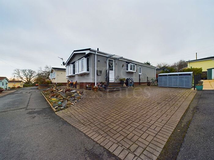 2 Bedroom Mobile/park Home For Sale In Doddington Heights Park, Earls Ditton Lane, Hopton Wafers, Kidderminster, DY14