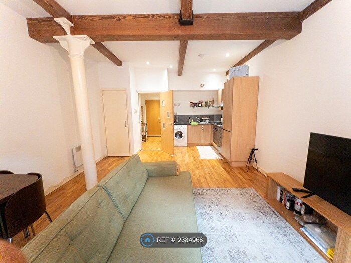 2 Bedroom Flat To Rent In Princess Street, Manchester, M1