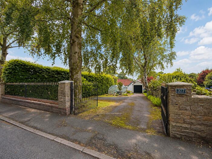3 Bedroom Detached Bungalow For Sale In Mottram Road, Stalybridge, SK15