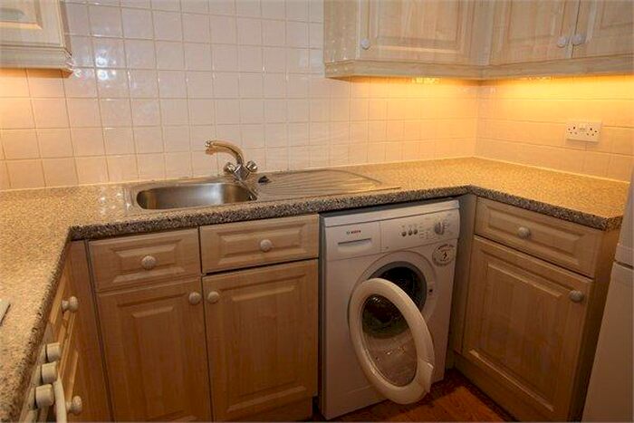 1 Bedroom Flat To Rent In Blackburn Road, Astley Bridge, BL1